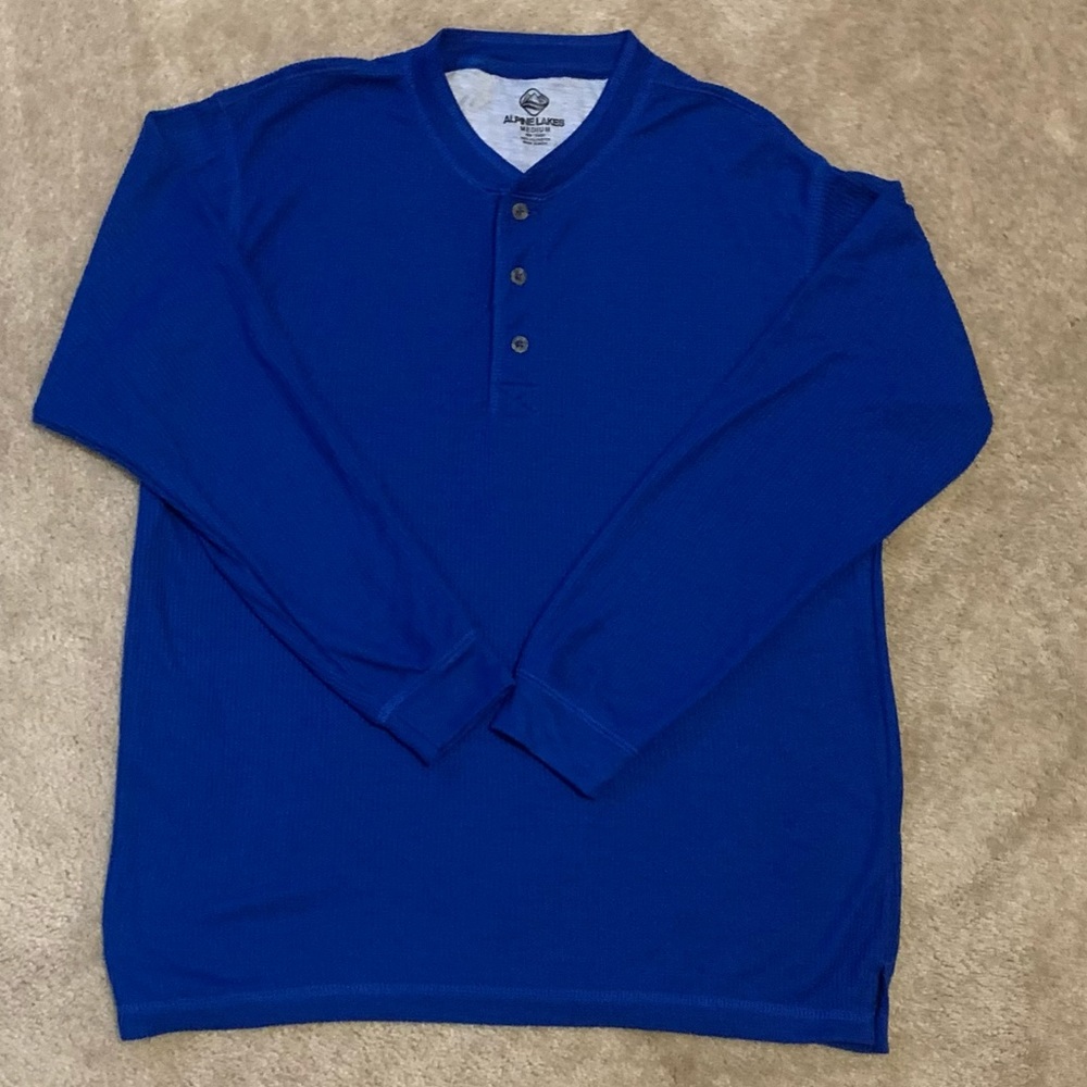 (NWOT). Alpine Lakes Long Sleeve Men’s Henley Shirt. Long Sleeve. Size Medium.